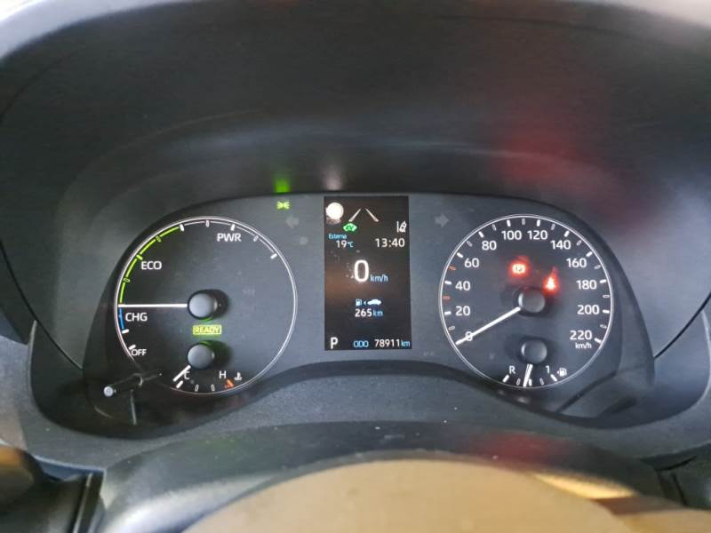 TOYOTA YARIS / 2020 / 5P / BERLINA HYBRID BUSINESS MY20 photo