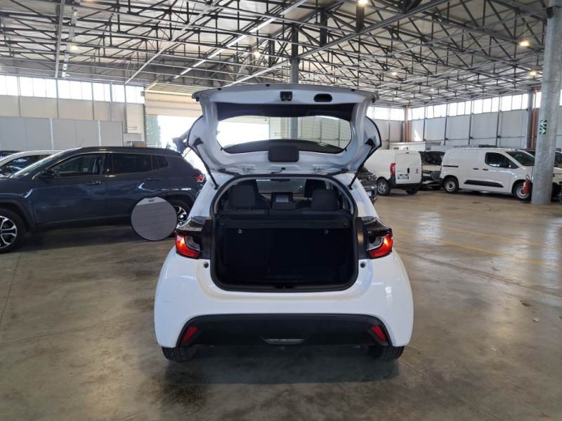 TOYOTA YARIS / 2020 / 5P / BERLINA HYBRID BUSINESS MY20 photo