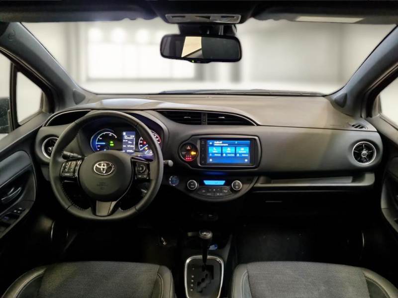 TOYOTA YARIS / 2017 / 5P / BERLINA 1.5 HYBRID STYLE MY18+ photo
