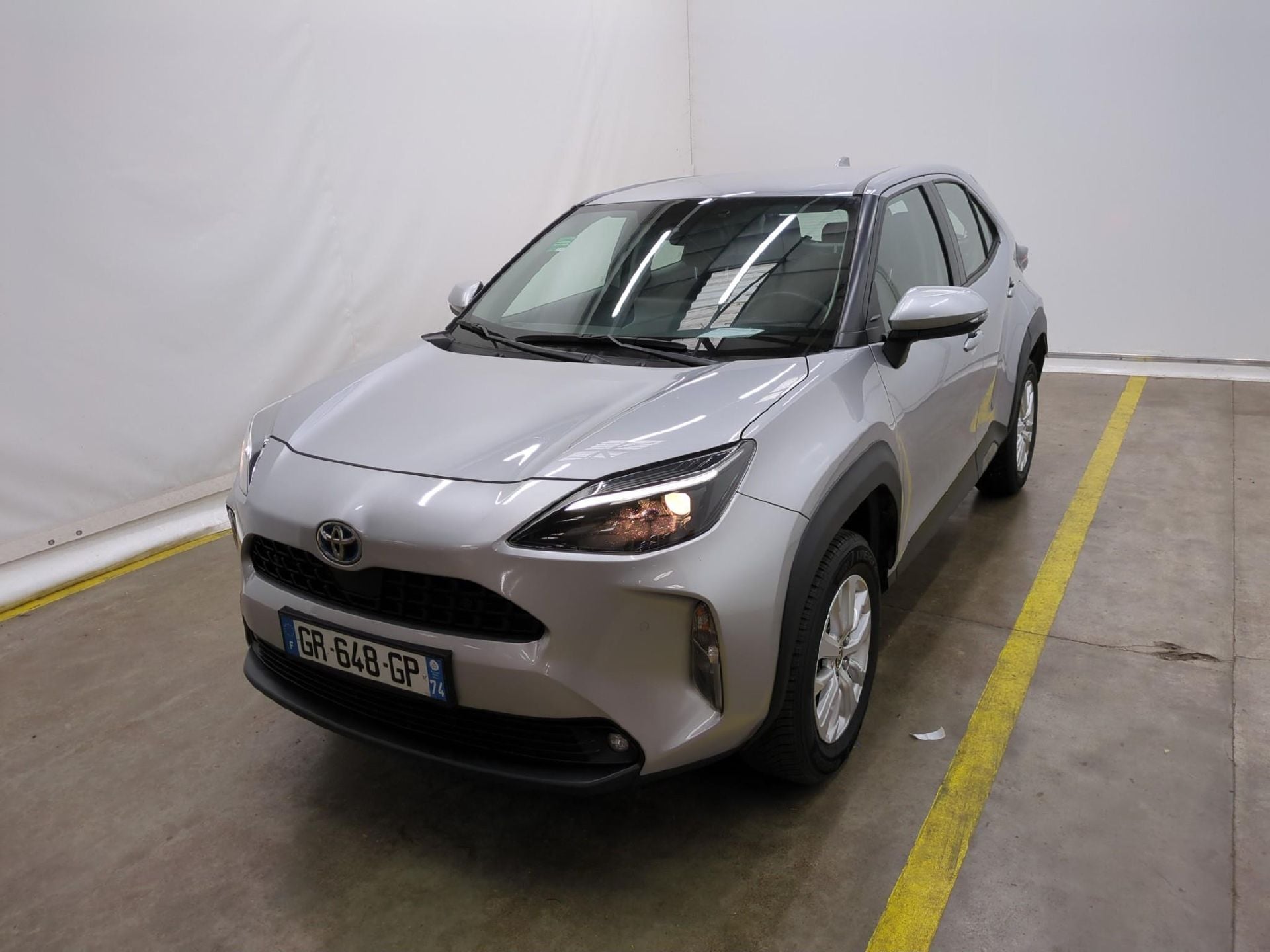 TOYOTA Yaris Cross Hybride / 2021 / 5P / SUV 1.5 HYBRID 116H DYNAMIC BUSINESS BEY AWD