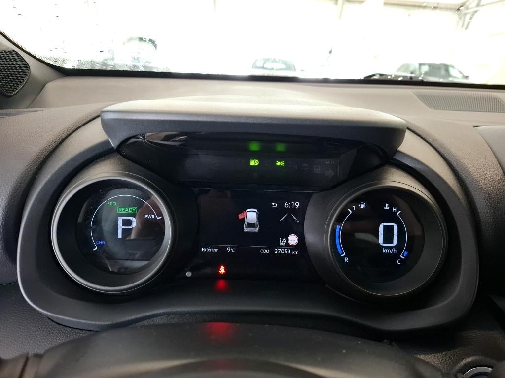 TOYOTA Yaris Cross Hybride / 2021 / 5P / SUV 1.5 HYBRID 116H DESIGN AWD AUTO photo