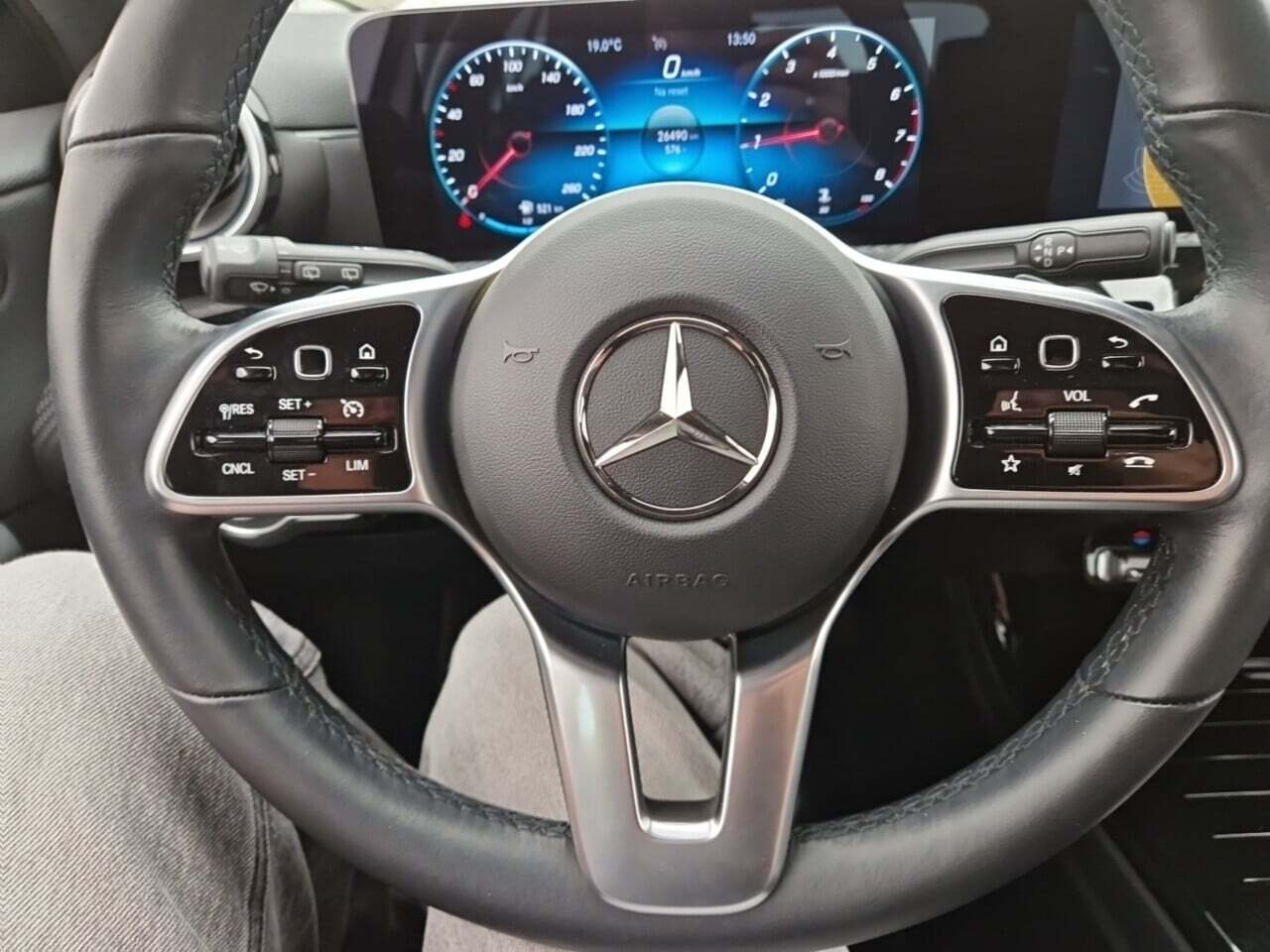 MERCEDES-BENZ A-KLASSE 1.3 180 7G-DCT BUSINESS LINE photo