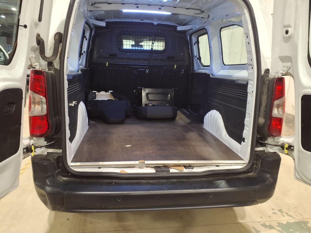 OPEL COMBO 1.5 TURBO D 75KW 2.3T L2H1 COMFORT photo