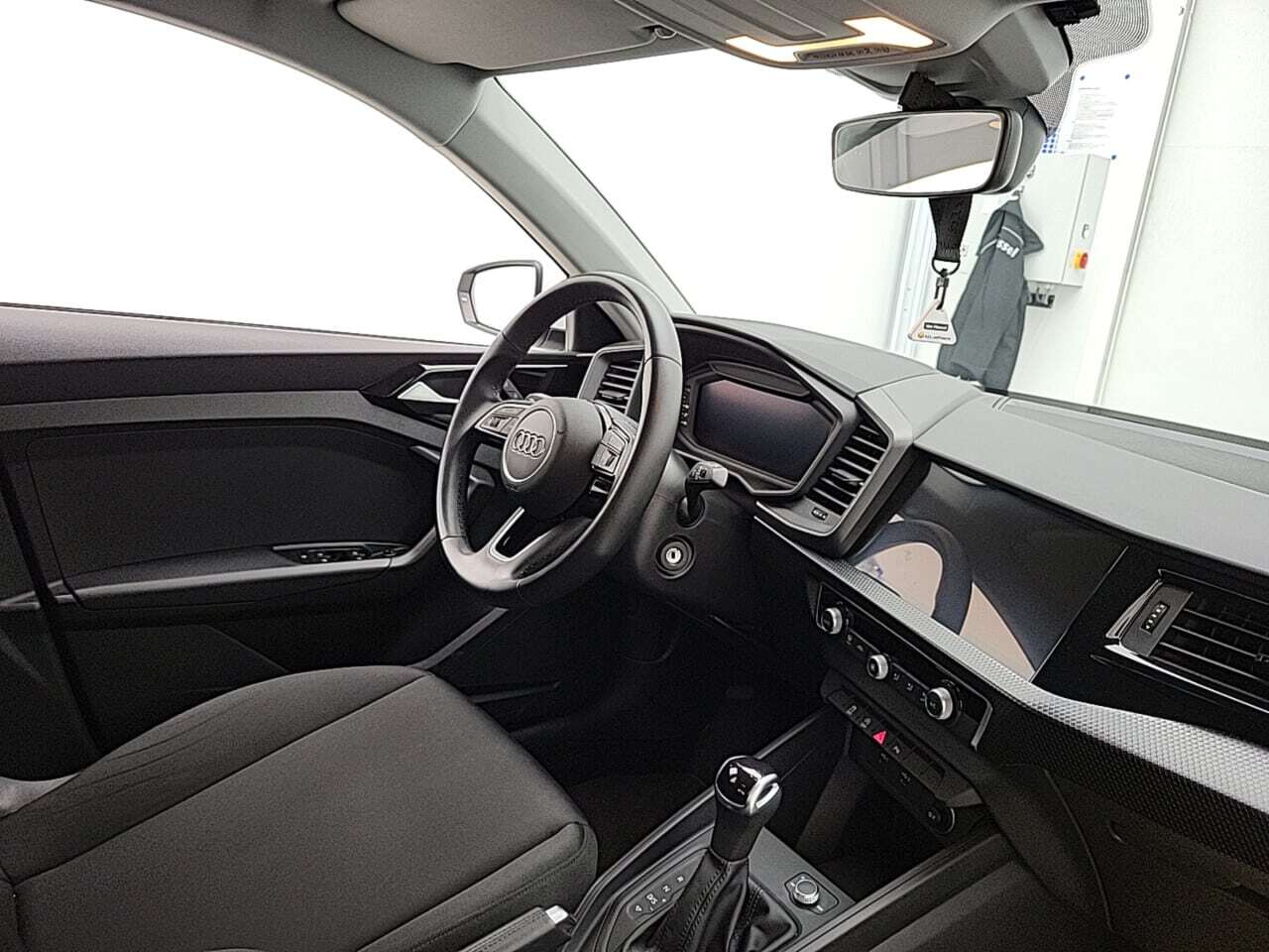 AUDI A1 SPORTBACK 25 TFSI ATTRACTION S-TRONIC photo