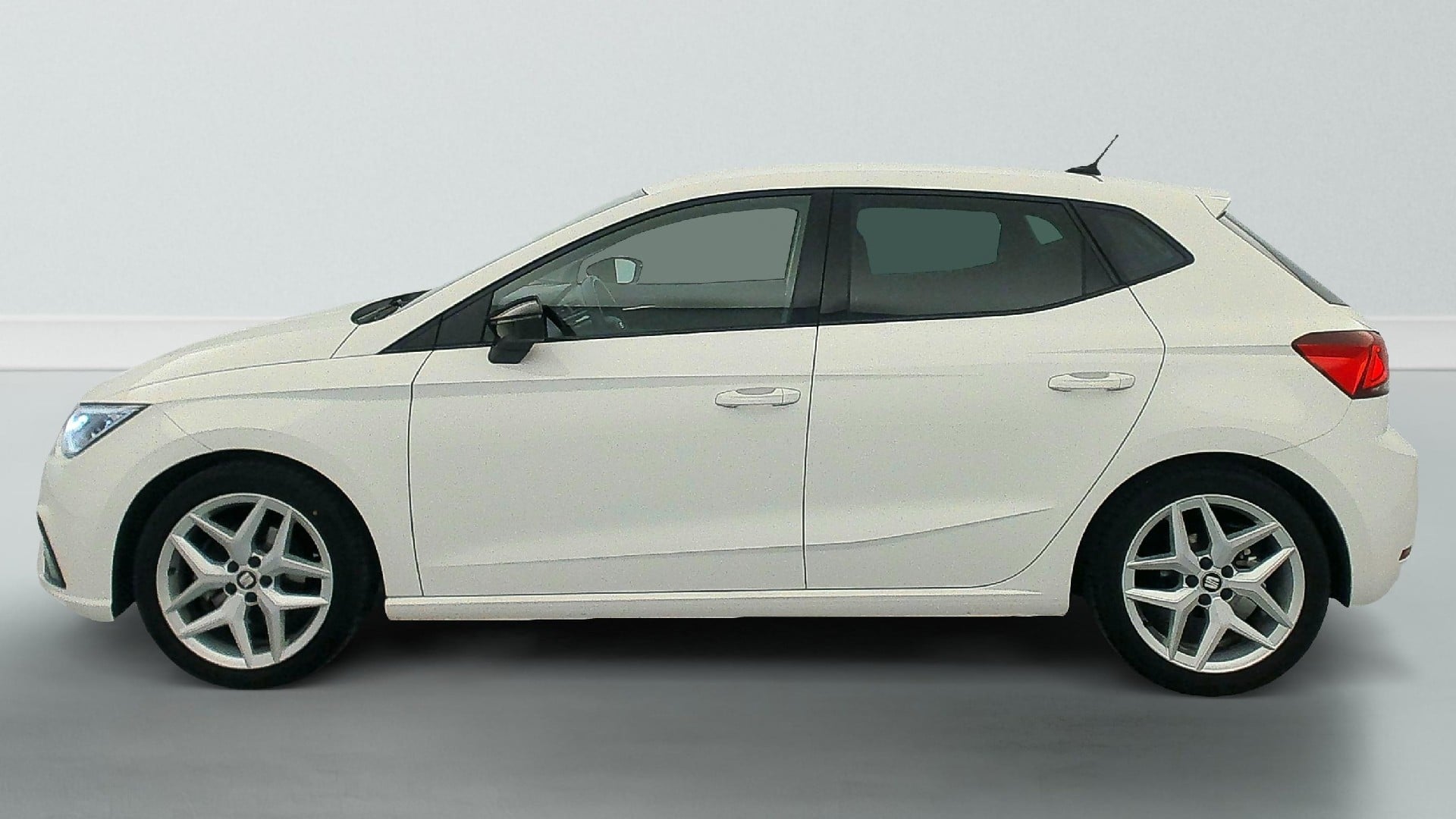 Seat Ibiza 1.0 EcoTSI 115 ch S/S BVM6 FR photo