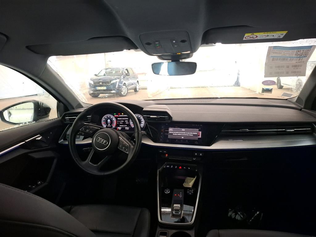 AUDI A3 Sportback / 2020 / 5P / Berline 35 TFSI 150 MHEV S Tronic Design Luxe photo