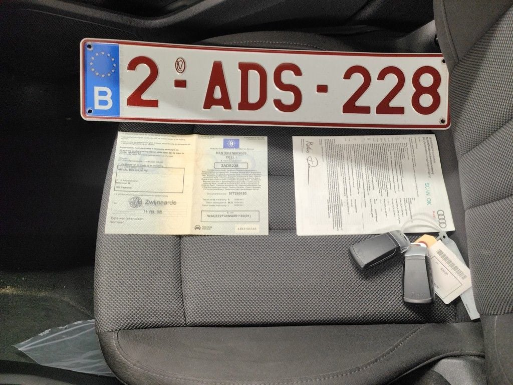 Audi A4 Avant 2.0 30 TDi 100kW S tronic Business Ed 5d photo