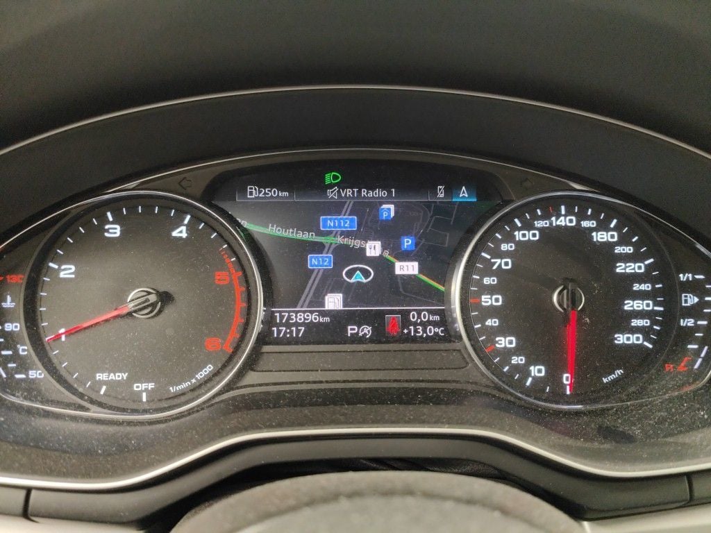 Audi A4 Avant 2.0 30 TDi 100kW S tronic Business Ed 5d photo