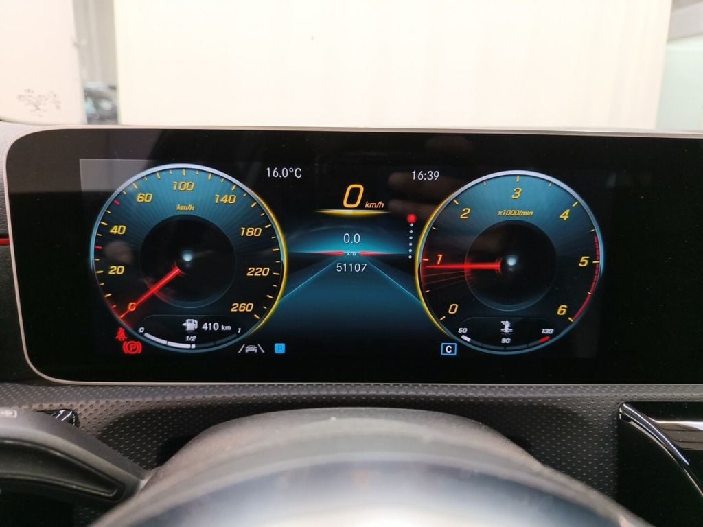 Mercedes-Benz A-Klasse A 180 d Business Solution 5d photo