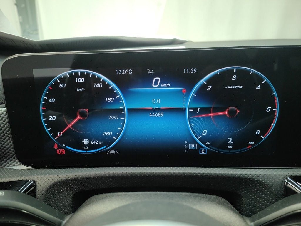 Mercedes-Benz A-Klasse Limousine A 180d DCT Business Solution 4d photo