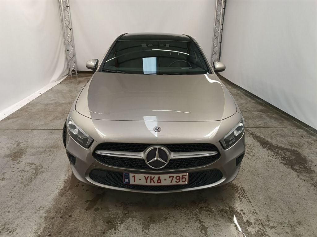 Mercedes-Benz A-Klasse Limousine A 180 d DCT Business Solution 4d photo