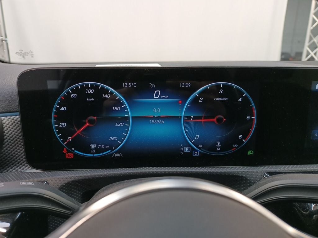 Mercedes-Benz A-Klasse Limousine A 180 d DCT Business Solution 4d photo