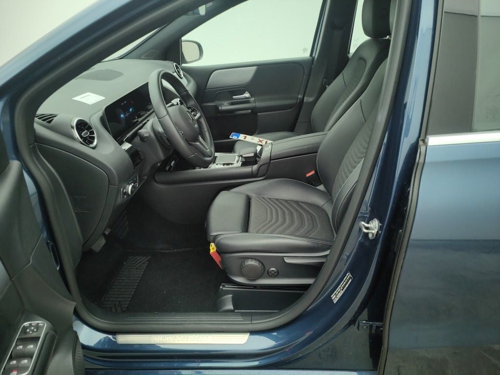 Mercedes-Benz B-Klasse B 200 d DCT Business Solution 5d photo