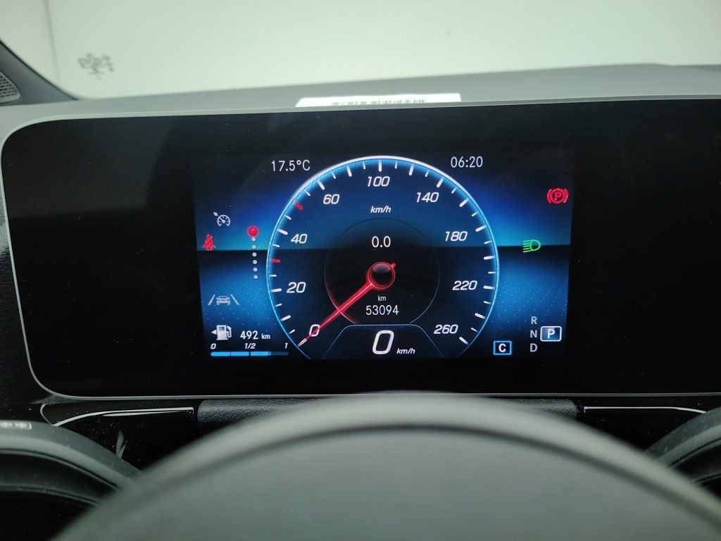 Mercedes-Benz B-Klasse B 200 d DCT Business Solution 5d photo