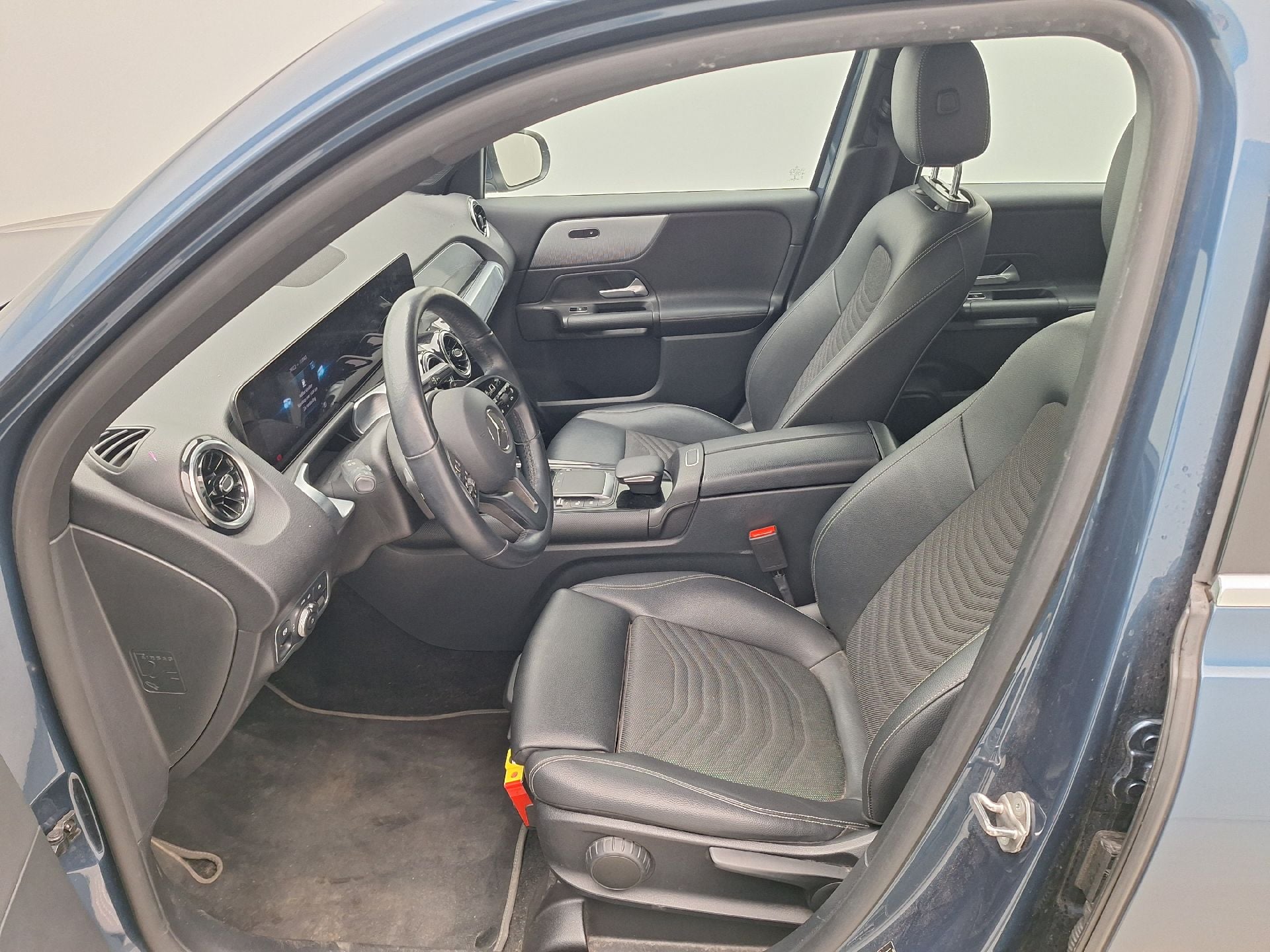 Mercedes, GLB '19, Mercedes-Benz GLB GLB 180 d Business Solution 5d photo