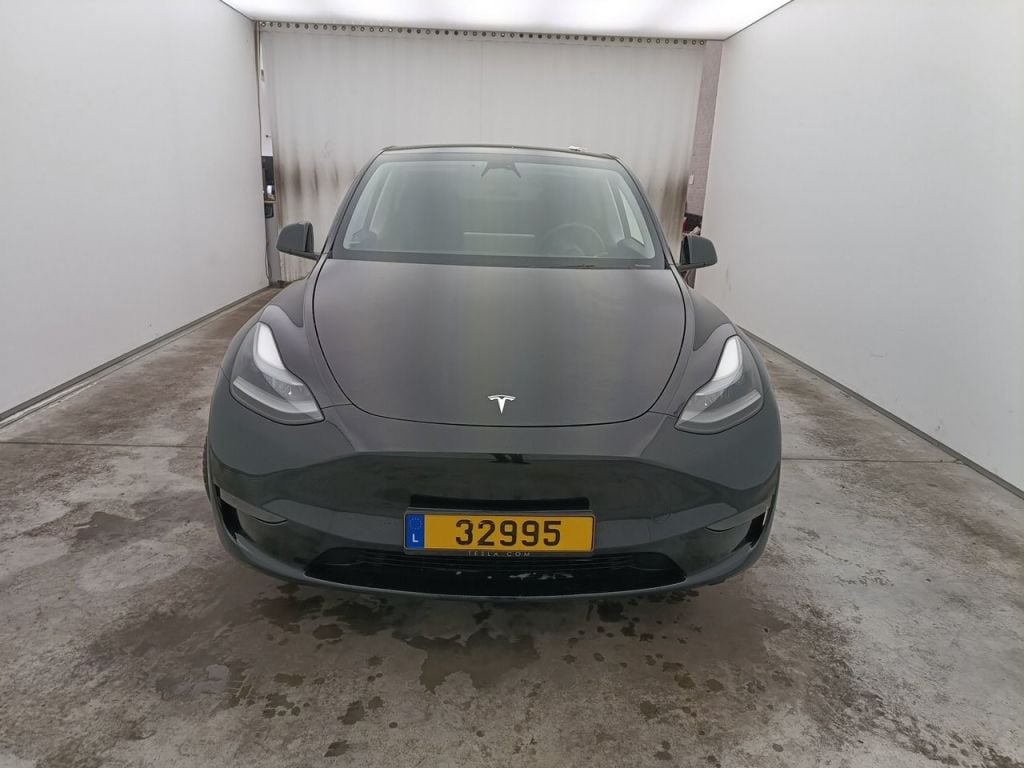 Tesla Model Y Long-Range Dual Motor AWD 5d photo