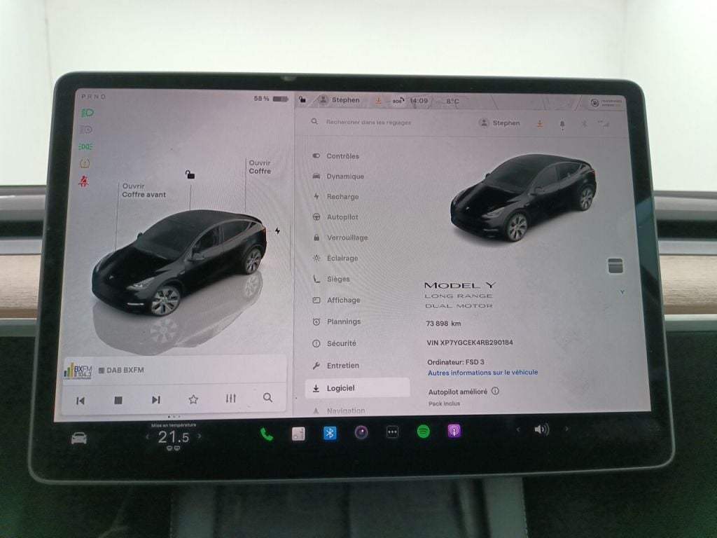 Tesla Model Y Long-Range Dual Motor AWD 5d photo