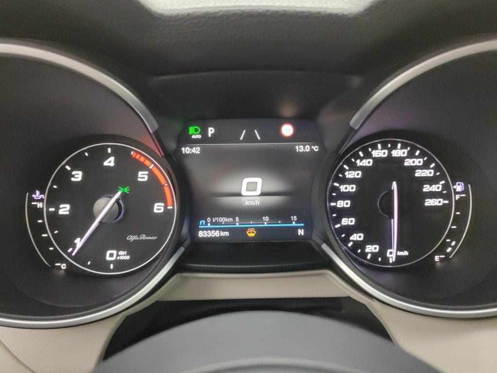 Alfa Romeo Stelvio 2.2 D 160 Super 5d photo