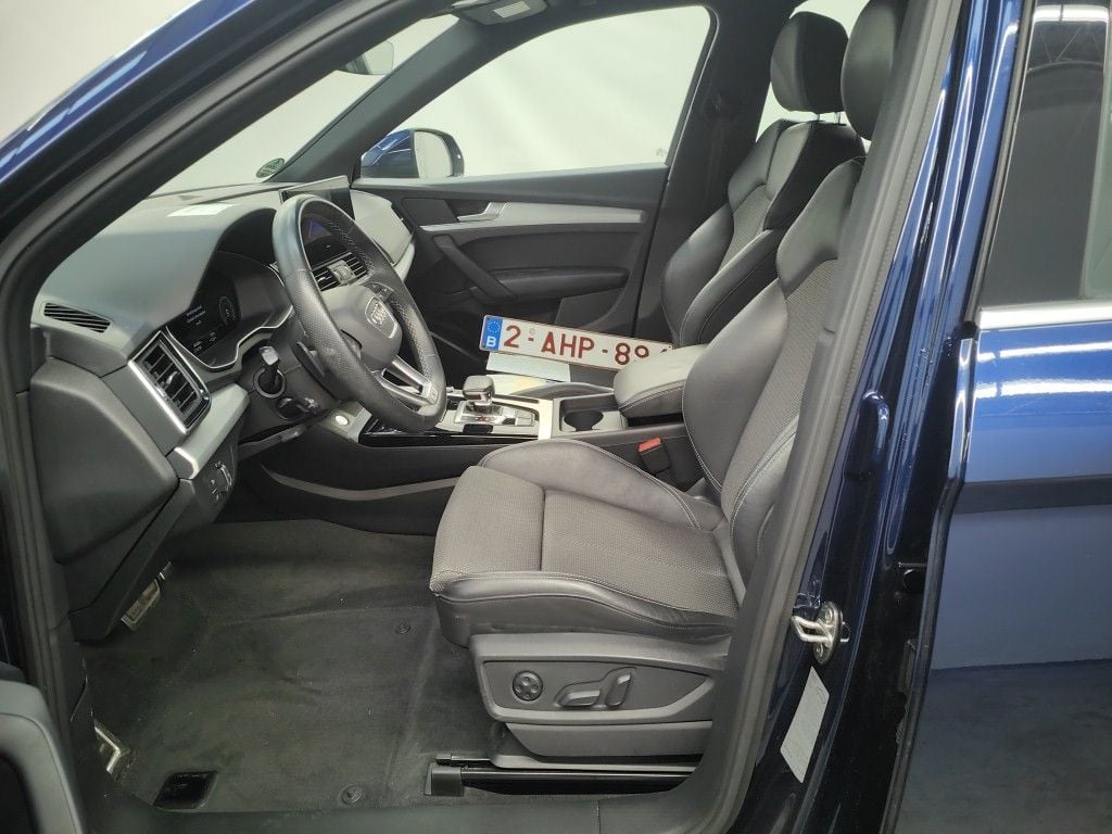 Audi Q5 Business Edition S line 30 TDI S tronic 5d photo