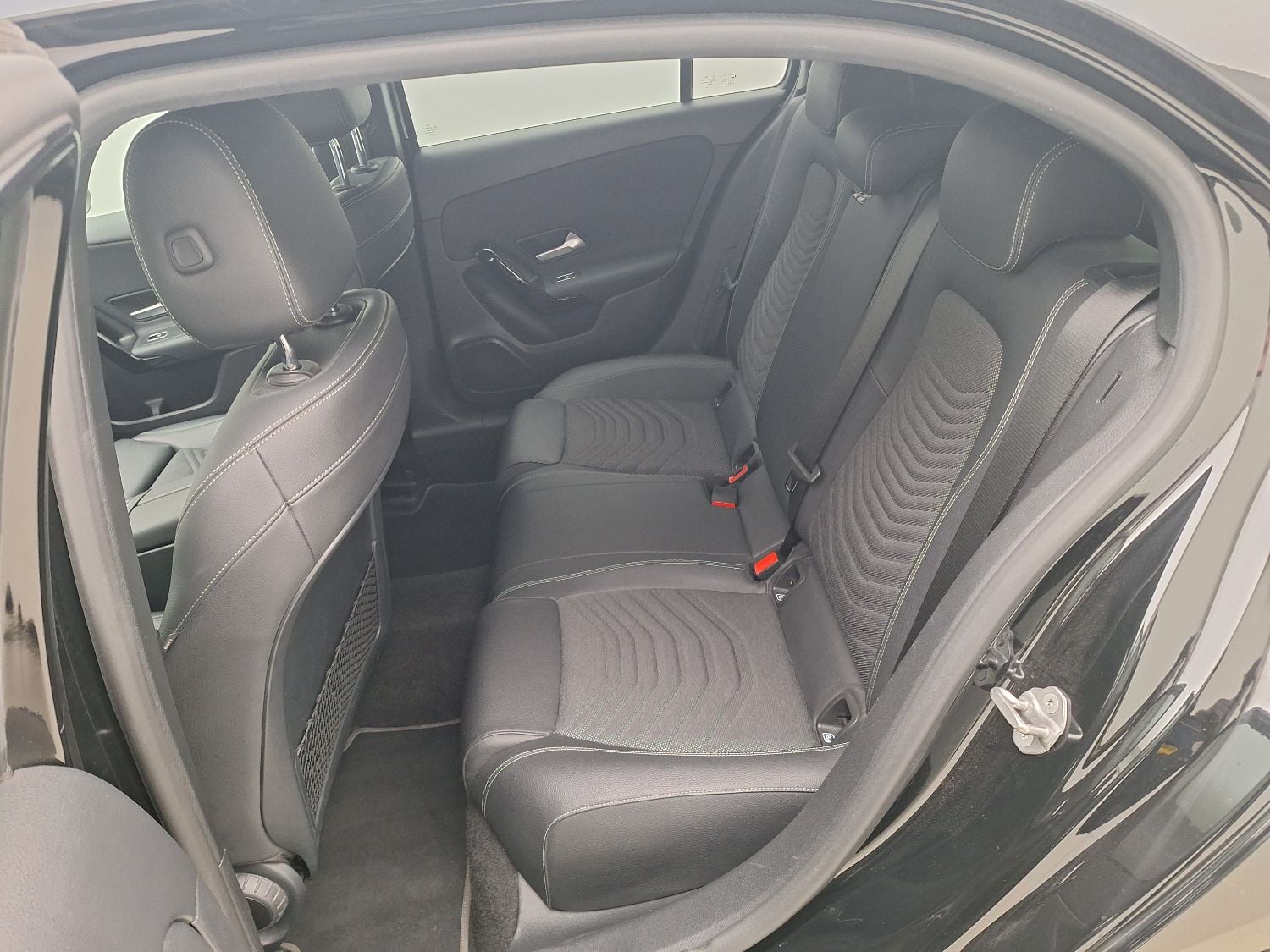 Mercedes, A-Class '18, Mercedes-Benz A-Klasse A 180 Business Solution 5d photo