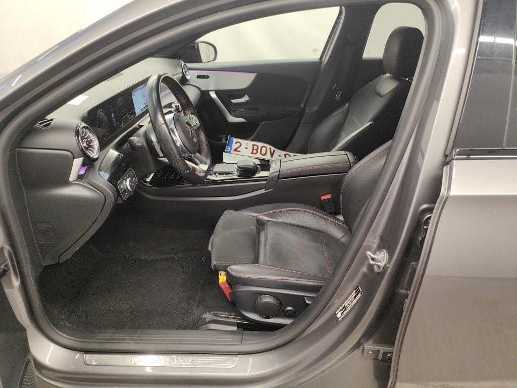 Mercedes-Benz A-Klasse Limousine A 180d Business Solution Aut. 4d photo