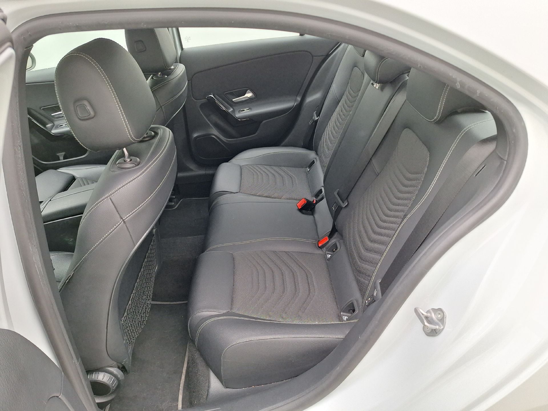 Mercedes, A-Class Berline '18, Mercedes-Benz A-Klasse Limousine A 180 d DCT Busin photo