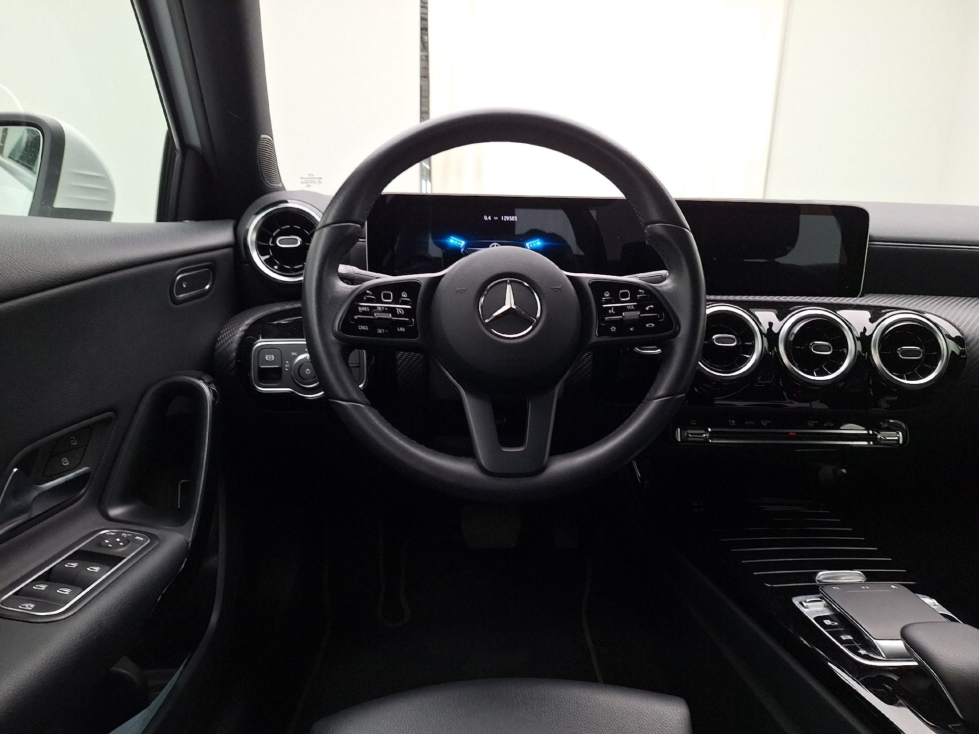 Mercedes, A-Class Berline '18, Mercedes-Benz A-Klasse Limousine A 180 d DCT Busin photo