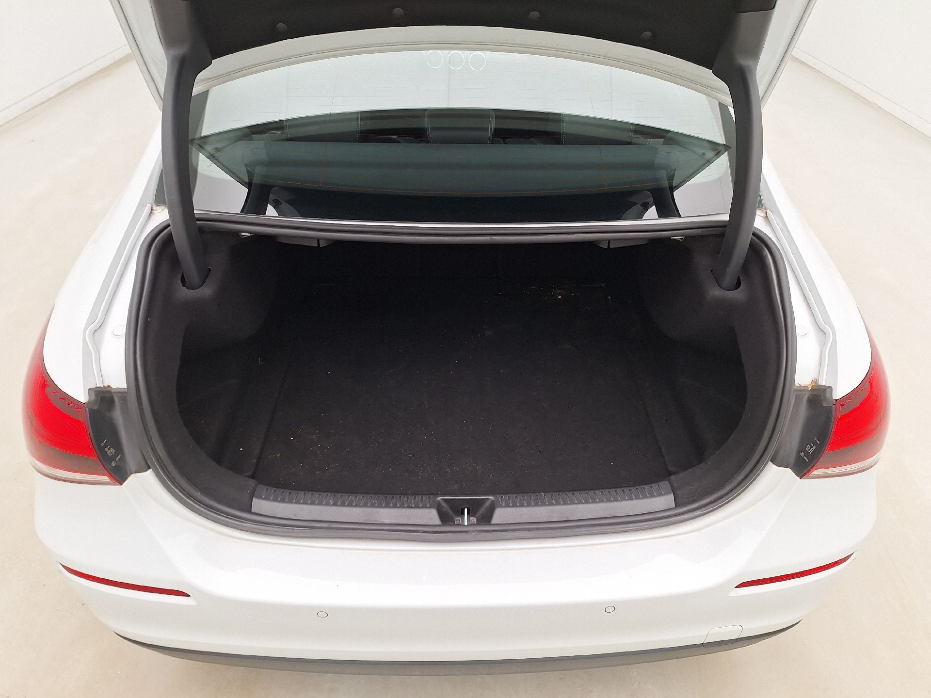 Mercedes, A-Class Berline '18, Mercedes-Benz A-Klasse Limousine A 180 d DCT Busin photo