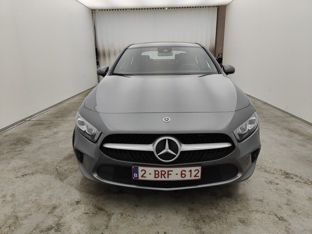 Mercedes-Benz A-Klasse Limousine A 250e Business Solution 4d photo