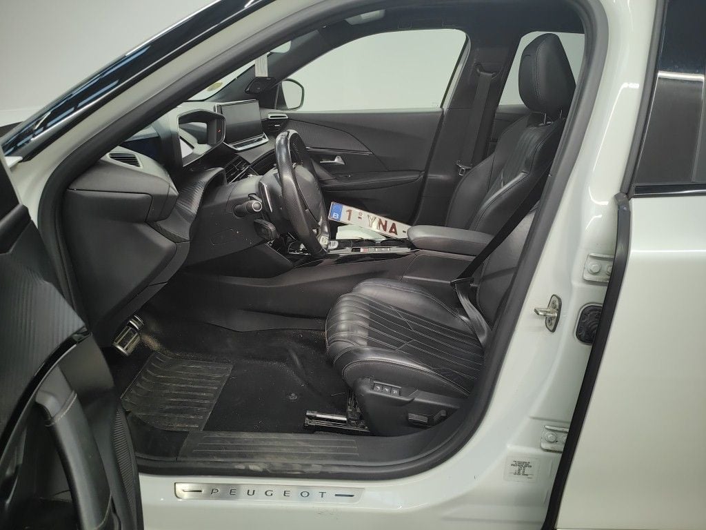 Peugeot 2008 1.5 BlueHDi 96kW S&S EAT8 GT Line 5d photo