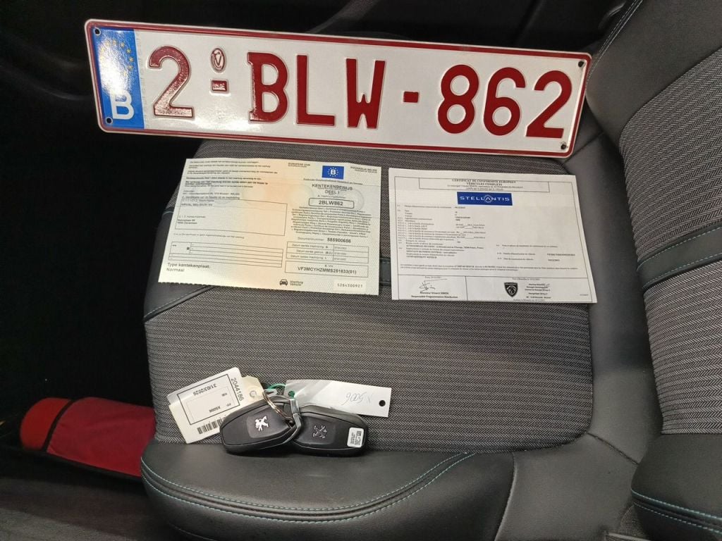 Peugeot 5008 1.5 BlueHDi 96kW S&S Allure 5d photo