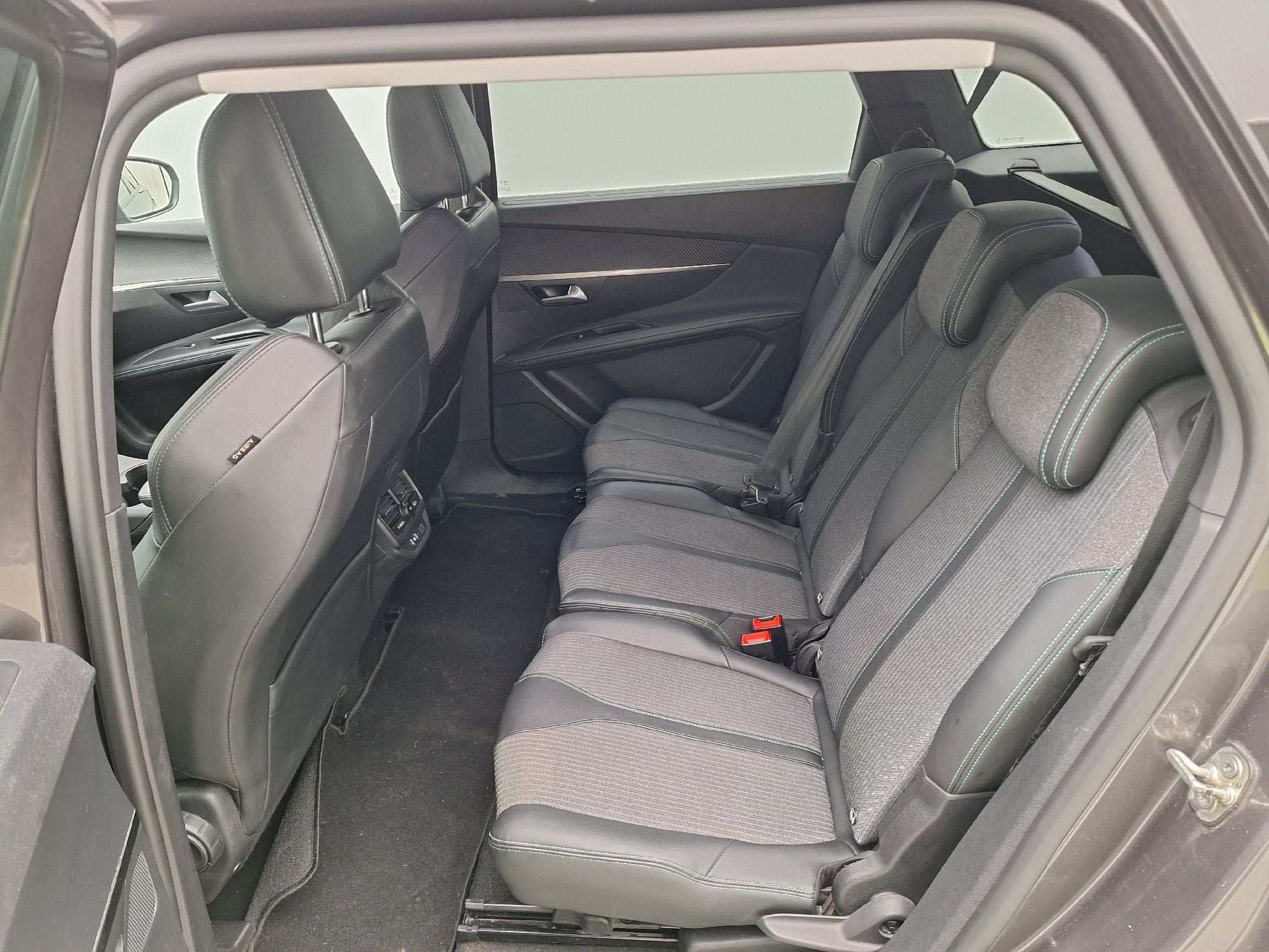 Peugeot, 5008 FL'20, Peugeot 5008 1.5 BlueHDi 96kW S&S Allure 5d photo