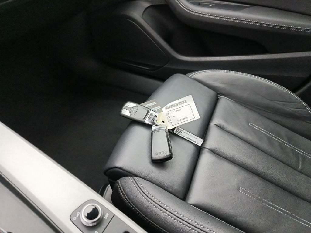 AUDI A4 AVANT DIESEL - 2020 30 TDI 136hp S tronic (EU6AP) 5d photo