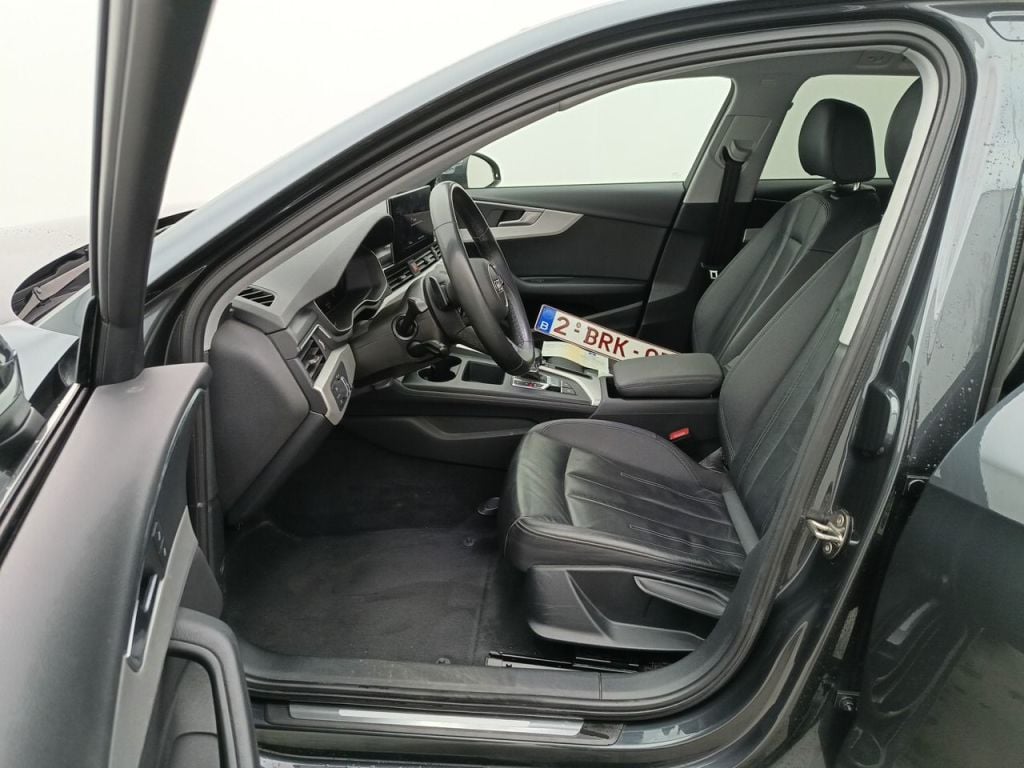 Audi A4 Avant 2.0 30 TDi 100kW S tronic Attraction B.E 5d photo