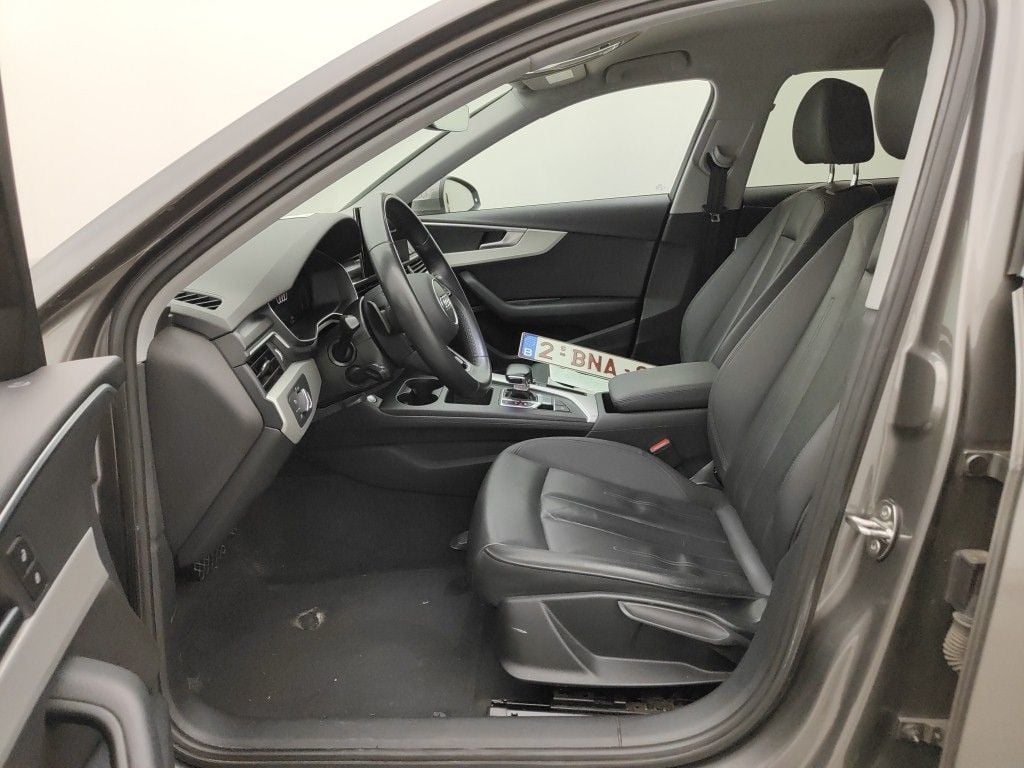 Audi A4 Avant 2.0 30 TDi 100kW S tr S line Business Ed 5d photo