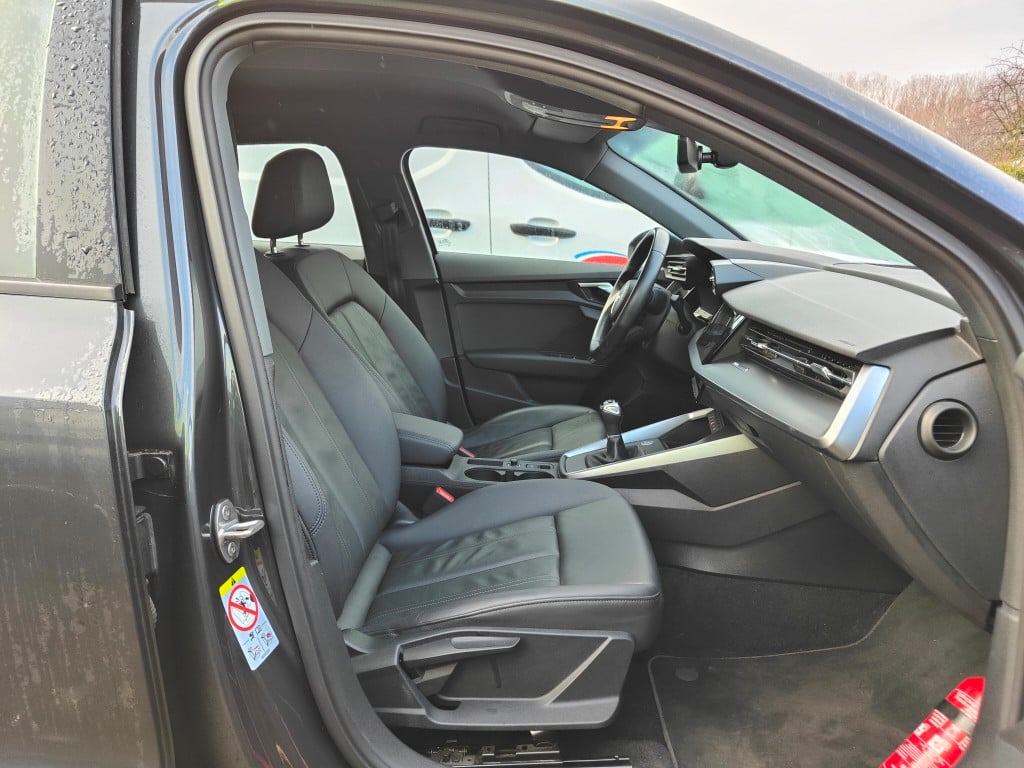 Audi A3 Sportback 1.5 35 TFSi 110kW 5d !! damaged car !! photo