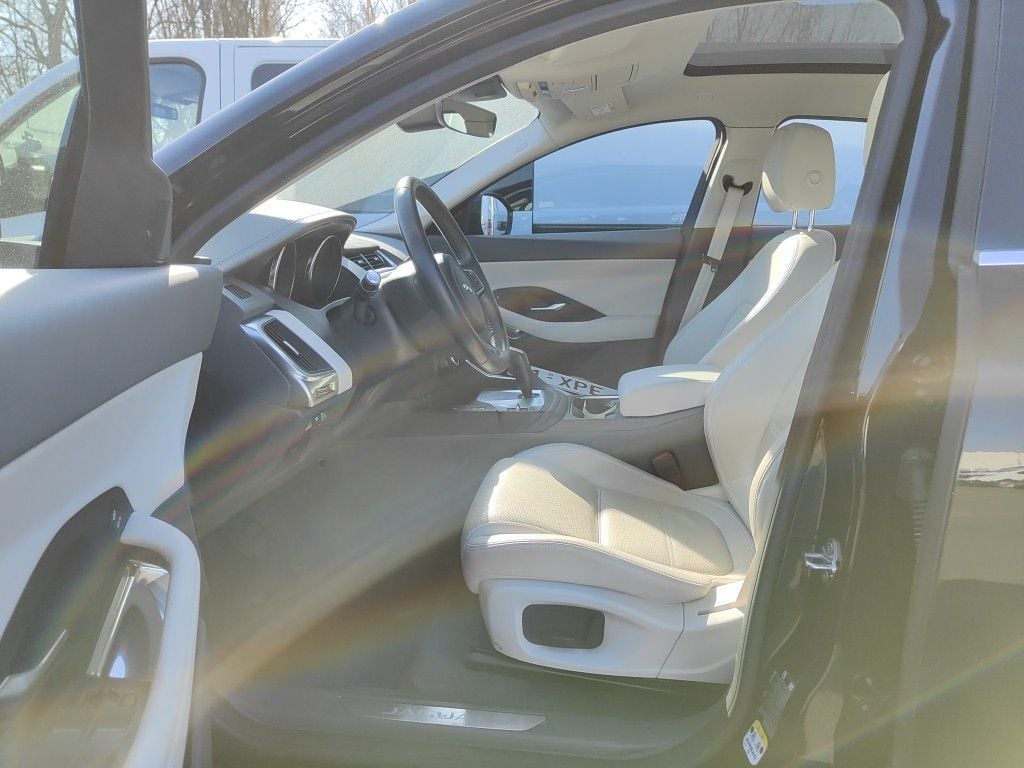 Jaguar E-Pace D150 Aut. AWD S 5d !! technical issues !!! photo