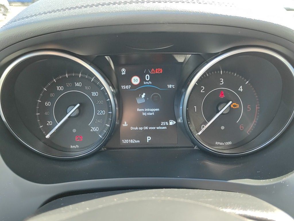 Jaguar E-Pace D150 Aut. AWD S 5d !! technical issues !!! photo