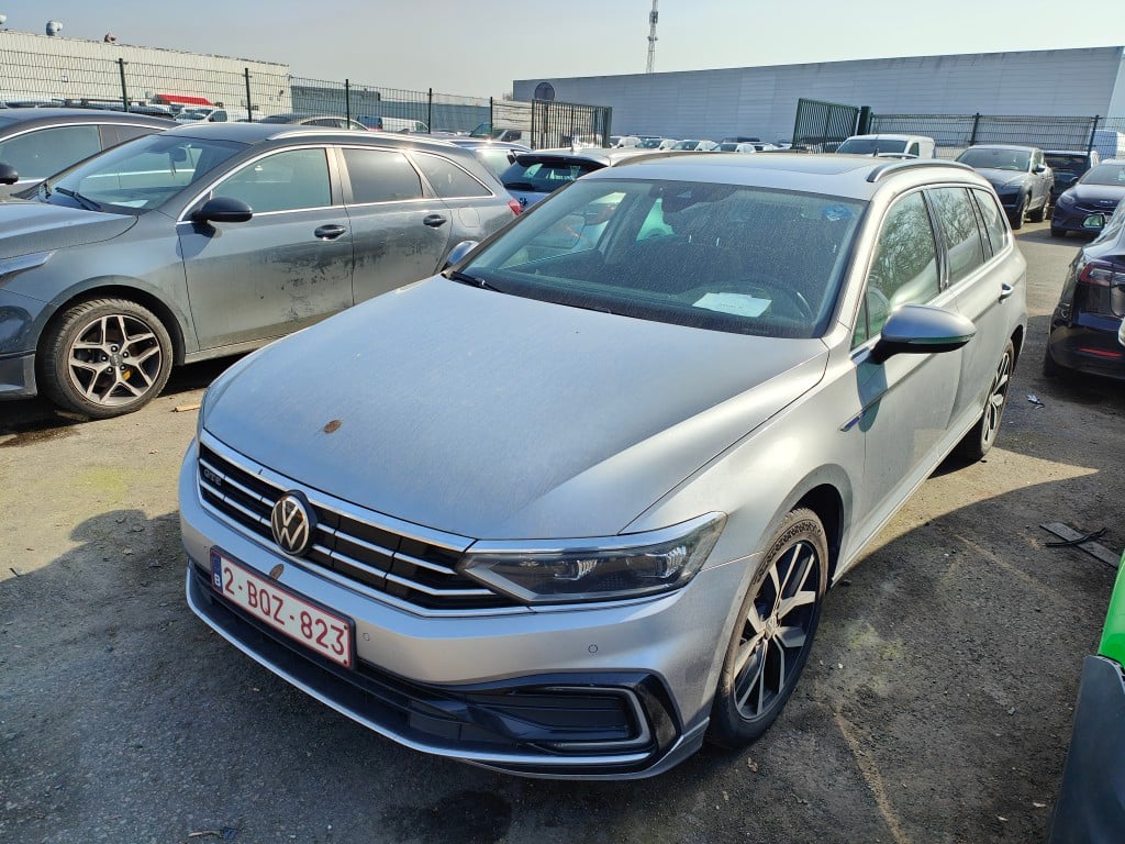 Volkswagen Passat Variant 1.4 TSI DSG6 GTE Business 5d !! Technical issues !!
