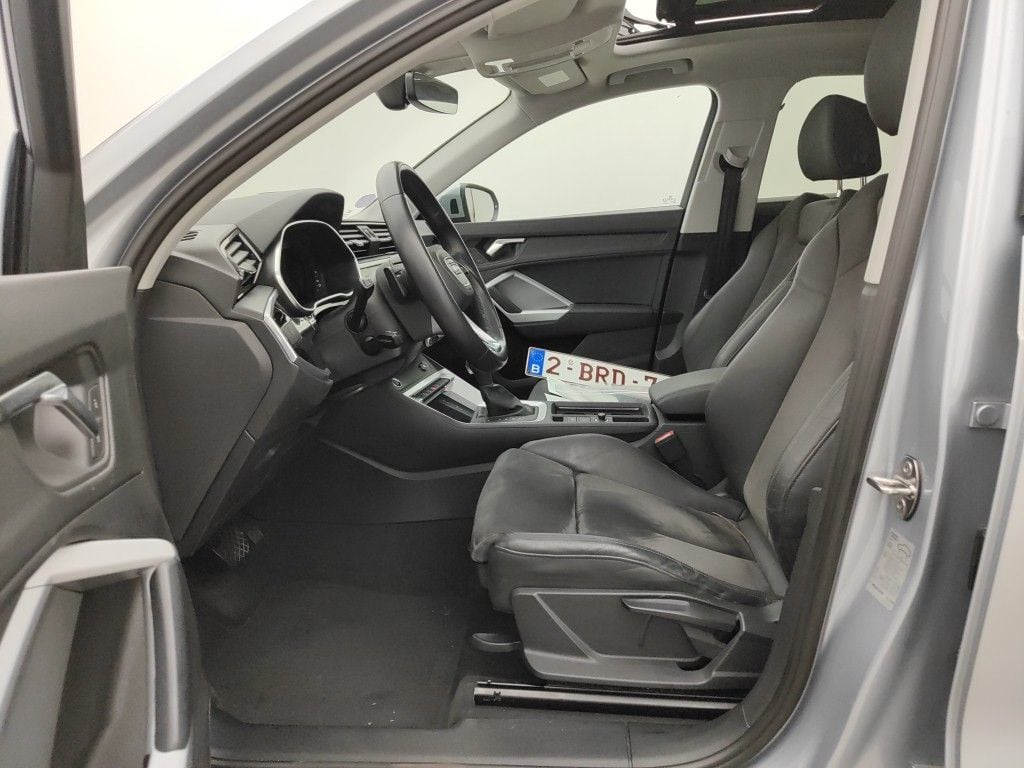 Audi Q3 35 TFSI S tronic Bus. Ed. Attraction 5d photo