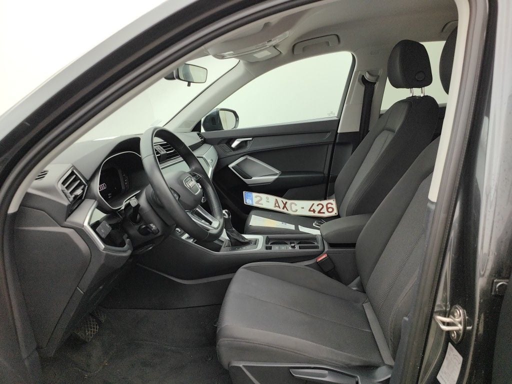 Audi Q3 35 TDI S tronic S line Business Edition 5d photo