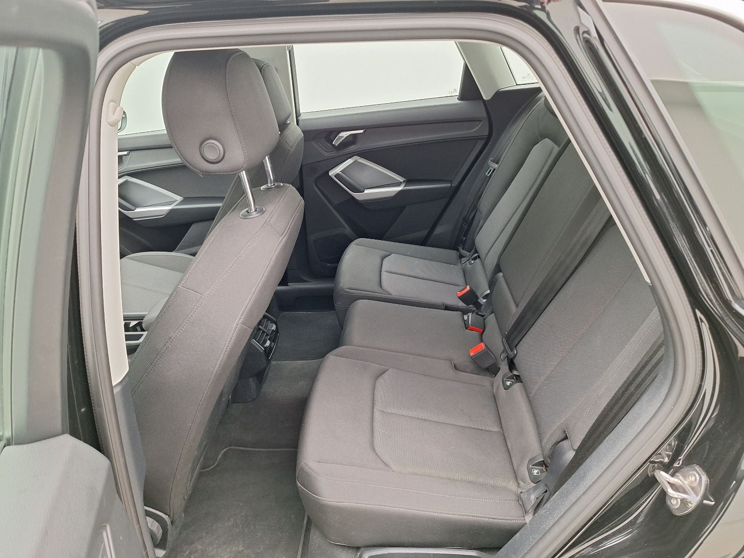 Audi, Q3 '18, Audi Q3 35 TDI S tronic S line Business Edition 5d photo