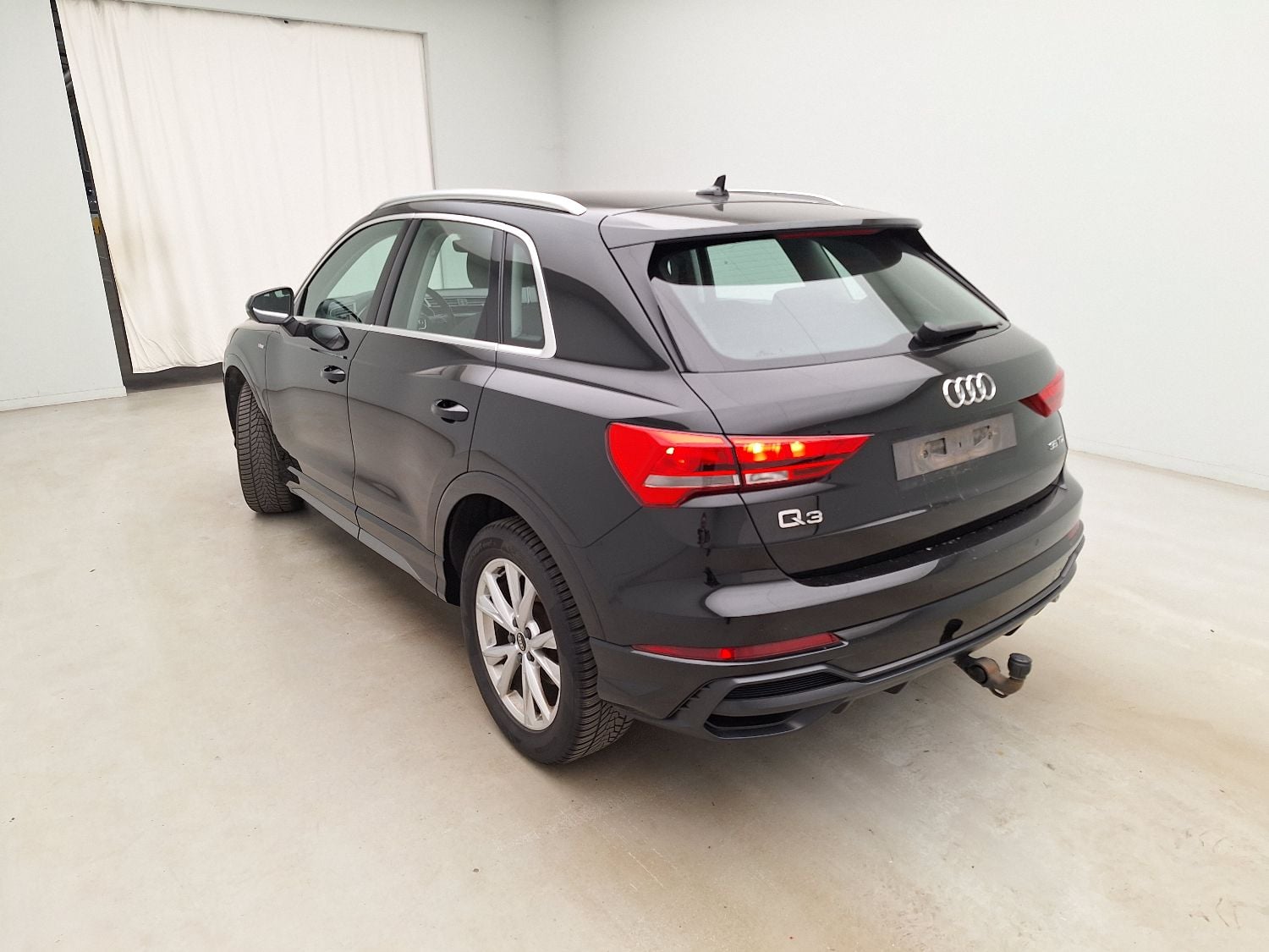 Audi, Q3 '18, Audi Q3 35 TDI S tronic S line Business Edition 5d photo