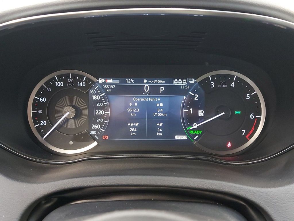 JAGUAR E-PACE - 2021 1.5 T PHEV AWD P300e R-Dynamic SE 5d photo