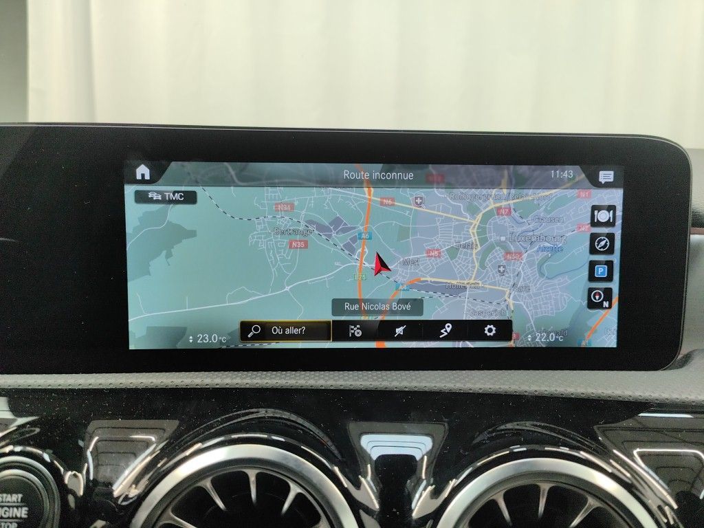 MERCEDES CLASSE A SEDAN DIESEL (V177) A 180 d 116 Business Solution 4d photo