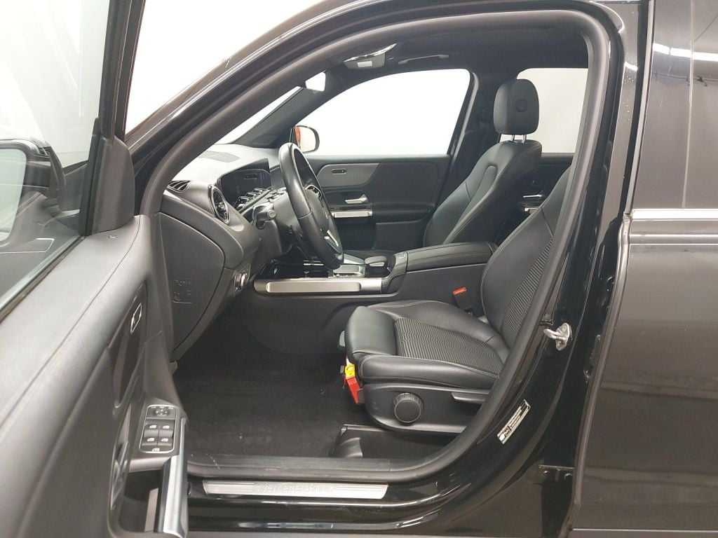 Mercedes-Benz GLB GLB 180 d 5d photo