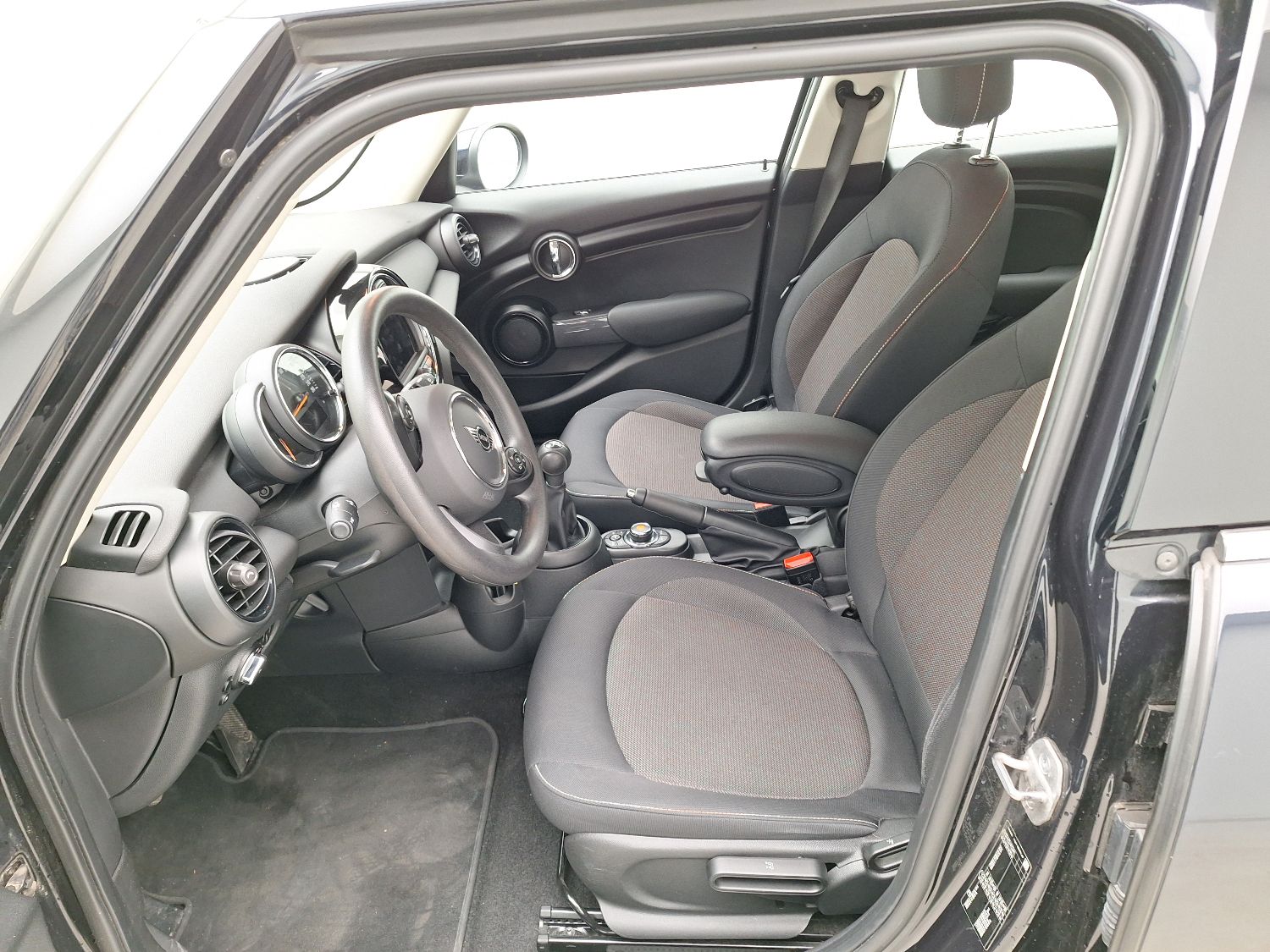 MINI, Mini 5d '14, Mini 5 door One 5d photo