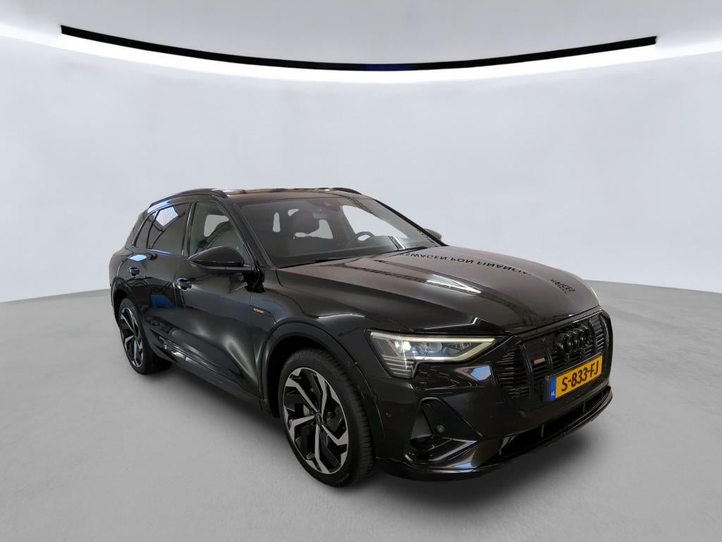 AUDI e-tron 300 kW photo
