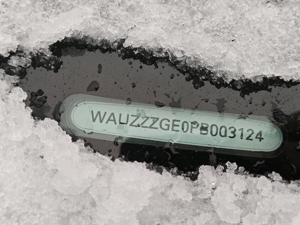 AUDI e-tron 300 kW photo