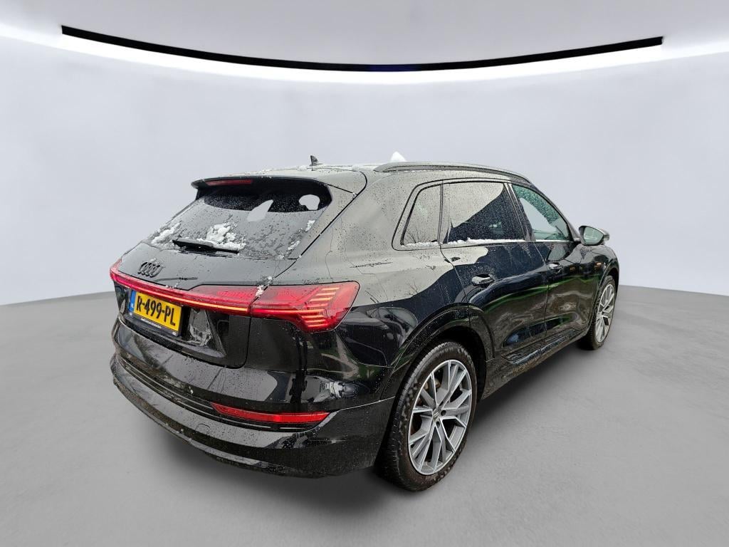 AUDI e-tron 300 kW photo